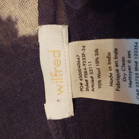 NWOT Wilfred scarf, 90% Wool, 10% Silk - Picture 5 of 5